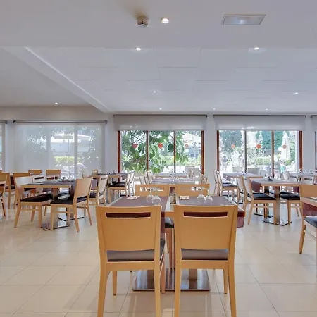 Hotel Garbi Park & Aquasplash
