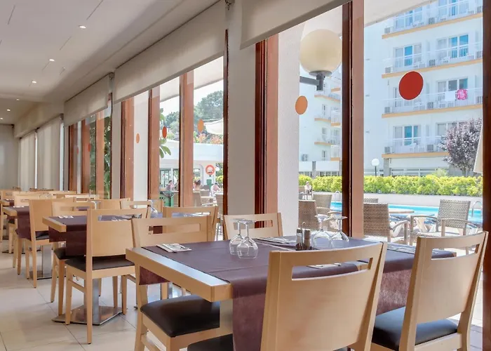 Garbi Park & Aquasplash Szálloda 4*